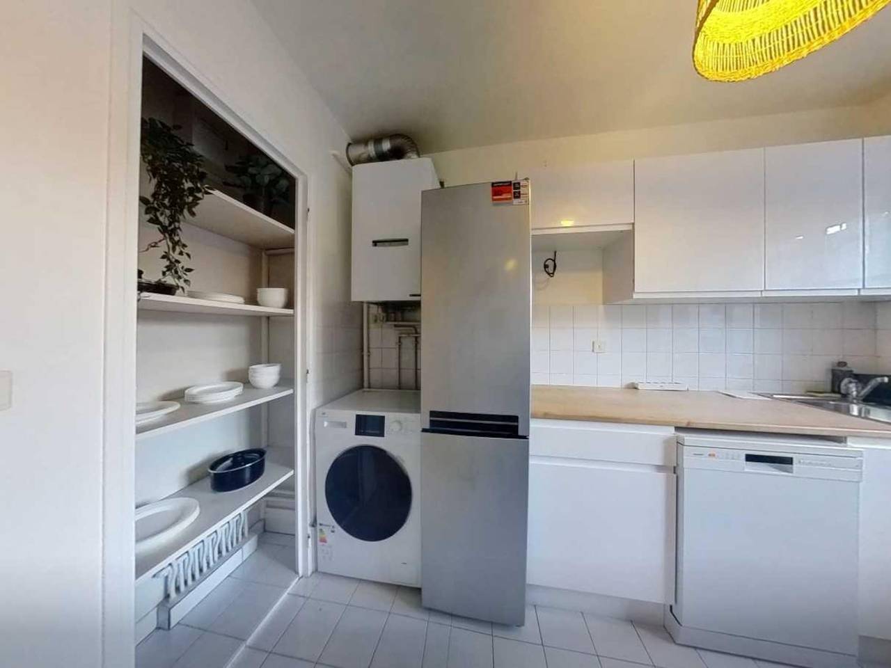 Ganze Wohnung, Gemütliches Zimmer in einer freundlichen Wohngemeinschaft – Lyon 8. in Lyon, Lyon und Umgebung