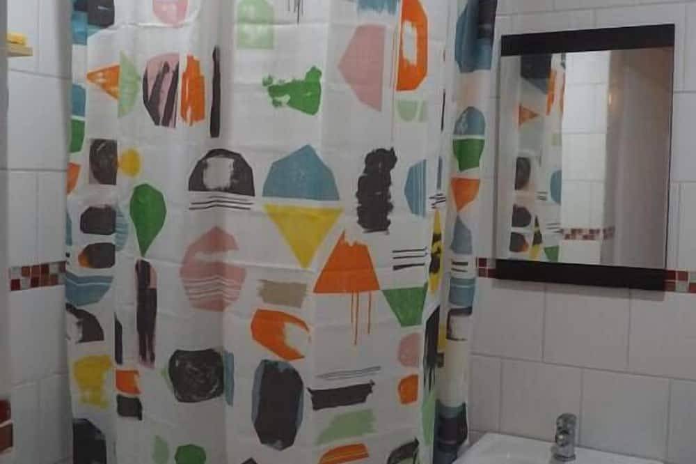 Apartamento entero, Dos habitaciones cerca de París. 100% equipado in Villeneuve-Saint-Georges, Valle del Marne