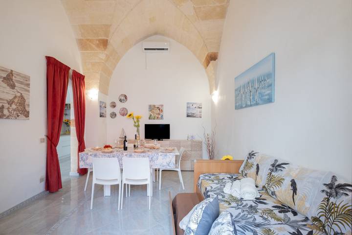 Ferienhaus 'Villetta Fronte Mare White Beach' mit privatem Garten und Klimaanlage in Porto Cesareo, Golf von Tarent