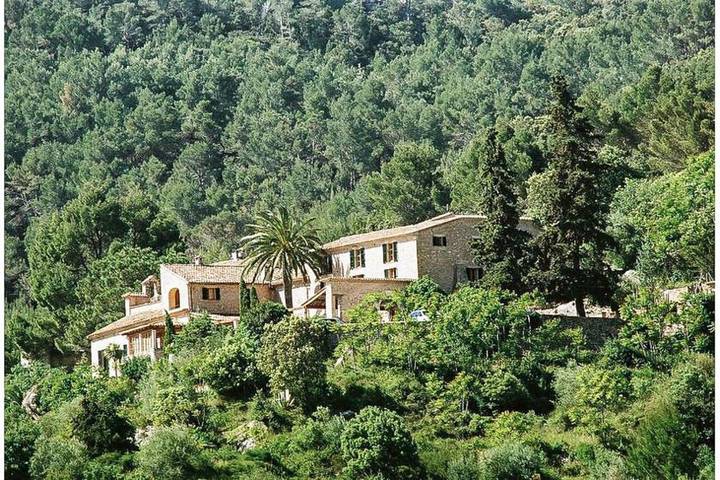 Villa pour 3 personnes, avec vue et jardin ainsi que sauna et piscine