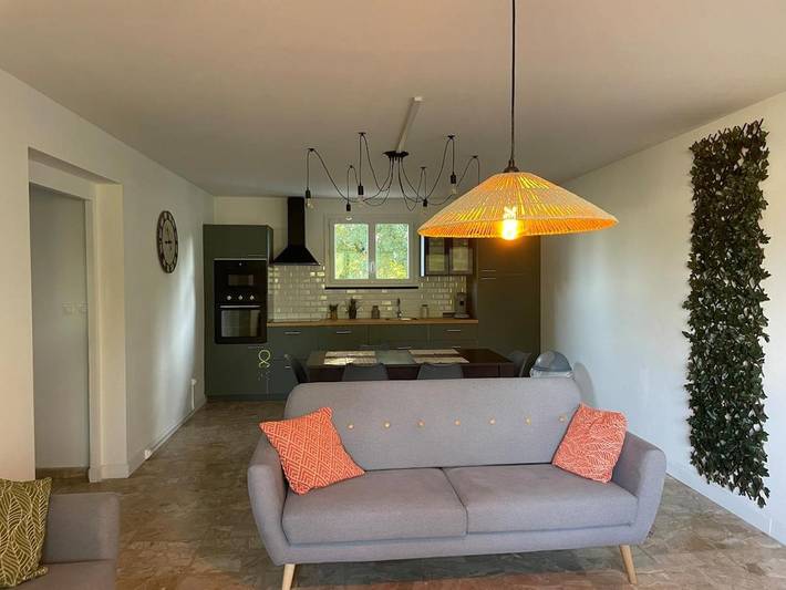 Location de vacances pour 6 personnes, avec Terrasse et Jardin à Saint-Jean-de-Niost