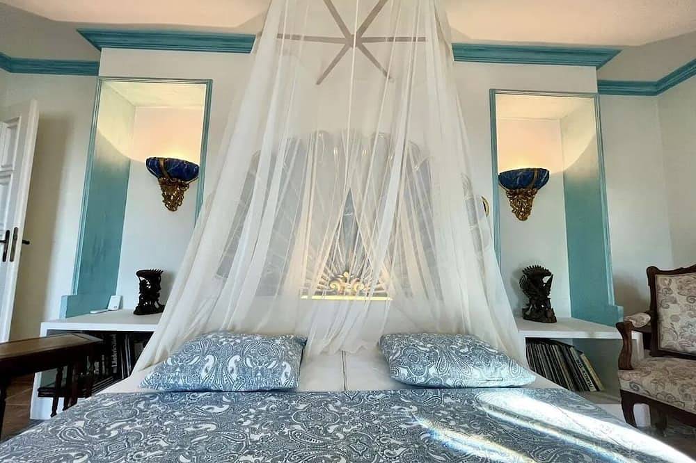 Appartement entier, Inmitten Eines Mediteranen Gartens, Terrassiert, Befindet Sich das Appartment in Santa Eulària des Riu, Côte d’Ibiza