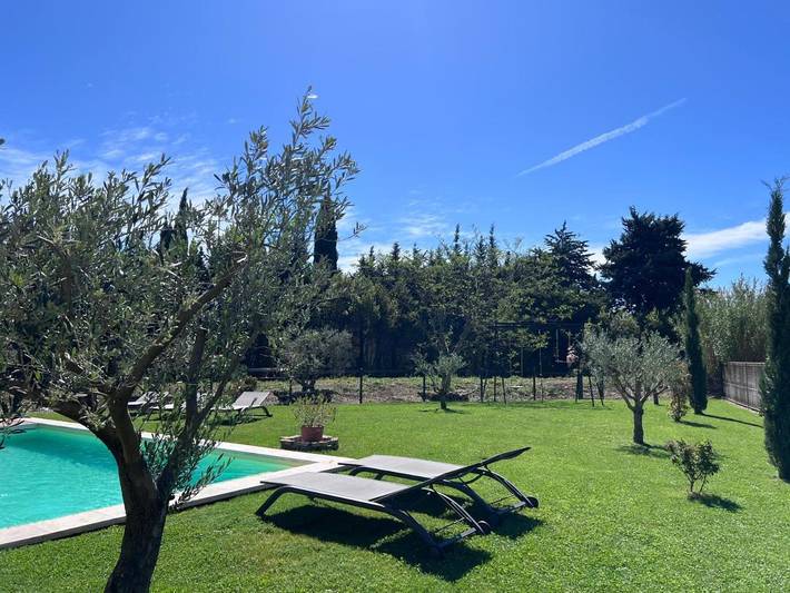 Location de vacances pour 8 personnes, avec jardin ainsi que piscine et vue, animaux acceptés à Paradou - 3