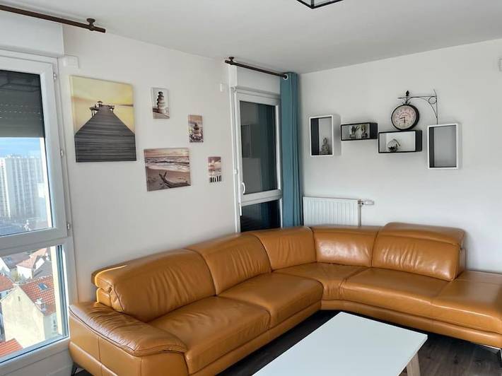 Gîte pour 9 personnes, avec jacuzzi et balcon à Romainville - 3