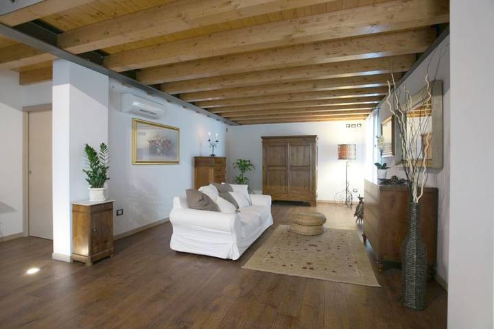 B&b per 3 persone, con Terrazza e Giardino nonché Panorama a Treviso