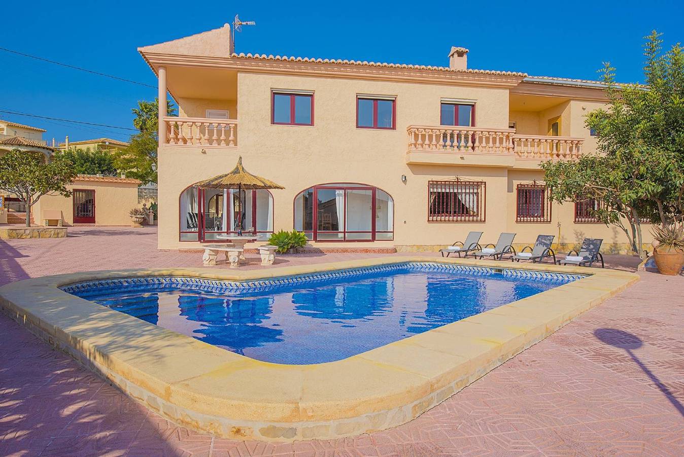 Villa for 22 people with terrace in Calpe, Costa Blanca