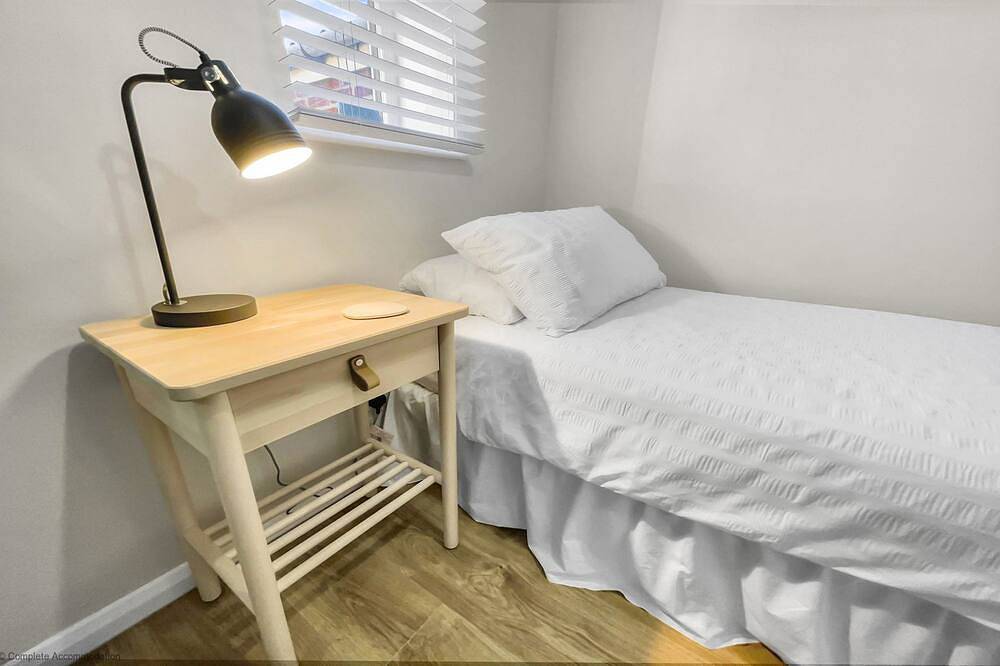 Whitsun 1.5 -  an apartment that sleeps 4 guests  in 2 bedrooms in Gosport, Hampshire