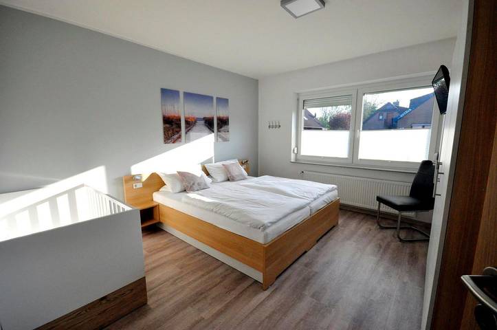 Ferienwohnung für 6 Personen, mit Terrasse in Neuharlingersiel - 3