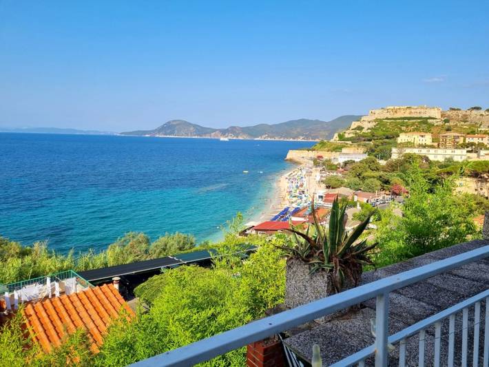 Appartement de vacances entier, Appartement de vacances pour 4 personnes avec terrasse in Cala dei frati, Portoferraio