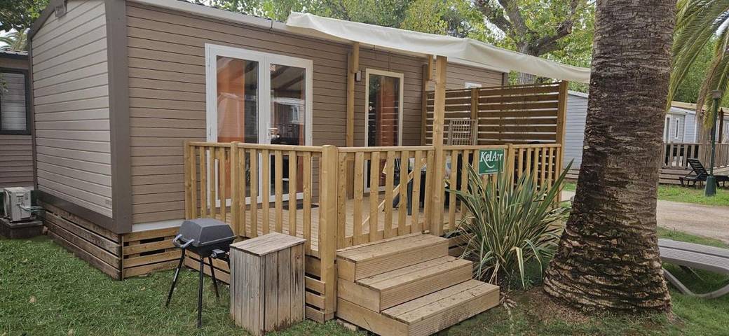 Camping para 6 personas, con Terraza además de Piscina para niños y Piscina en Montroig