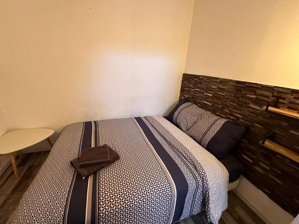 Appartement entier, One-Bedroom Apartment in Anzin, Région de Valenciennes
