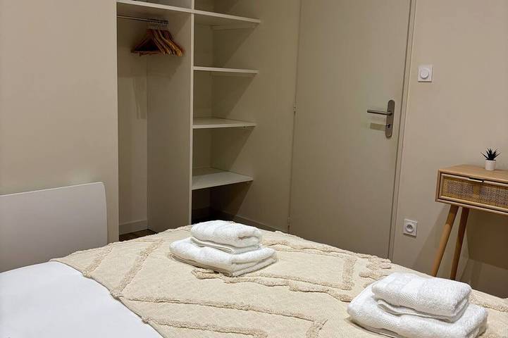 Apartamento entero, Casa Koenig - T2 spacieux & Terrasse en hyper-centre in Brive-la-Gaillarde, Brive-la-Gaillarde region