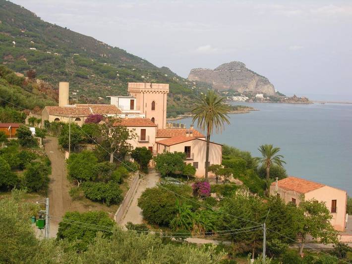 Appartamento per 6 persone, con Balcone e Terrazza nonché Giardino e Piscina a Sant'Ambrogio