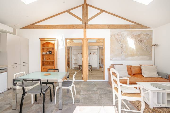 Gîte 'La Grange Hulotte' con Terraza Privada, Jardín Compartido y Wi-Fi in Chaillé-les-Marais, Fontenay-le-Comte