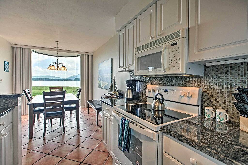 Ganze Wohnung, Neu! Resort Condo mit Zugang zum Pool auf Smith Mtn Lk! in North Shore, Smith Mountain Lake