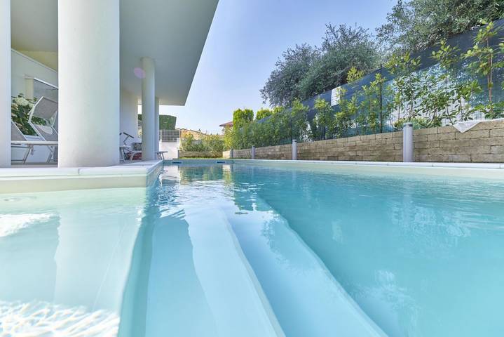 Apartamento de vacaciones para 5 personas, con balcón/terraza además de balcón y piscina - 1