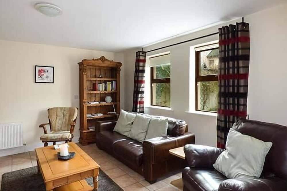5 Kilnamanagh Manor, pet friendly in Dundrum, County Tipperary in Kilpatrick, County Tipperary