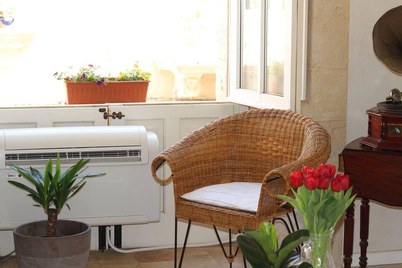 Ganze Ferienwohnung, 2-Bed Island Retreat - Baroque Courtyard & Views in Syrakus, Syrakus Provinz