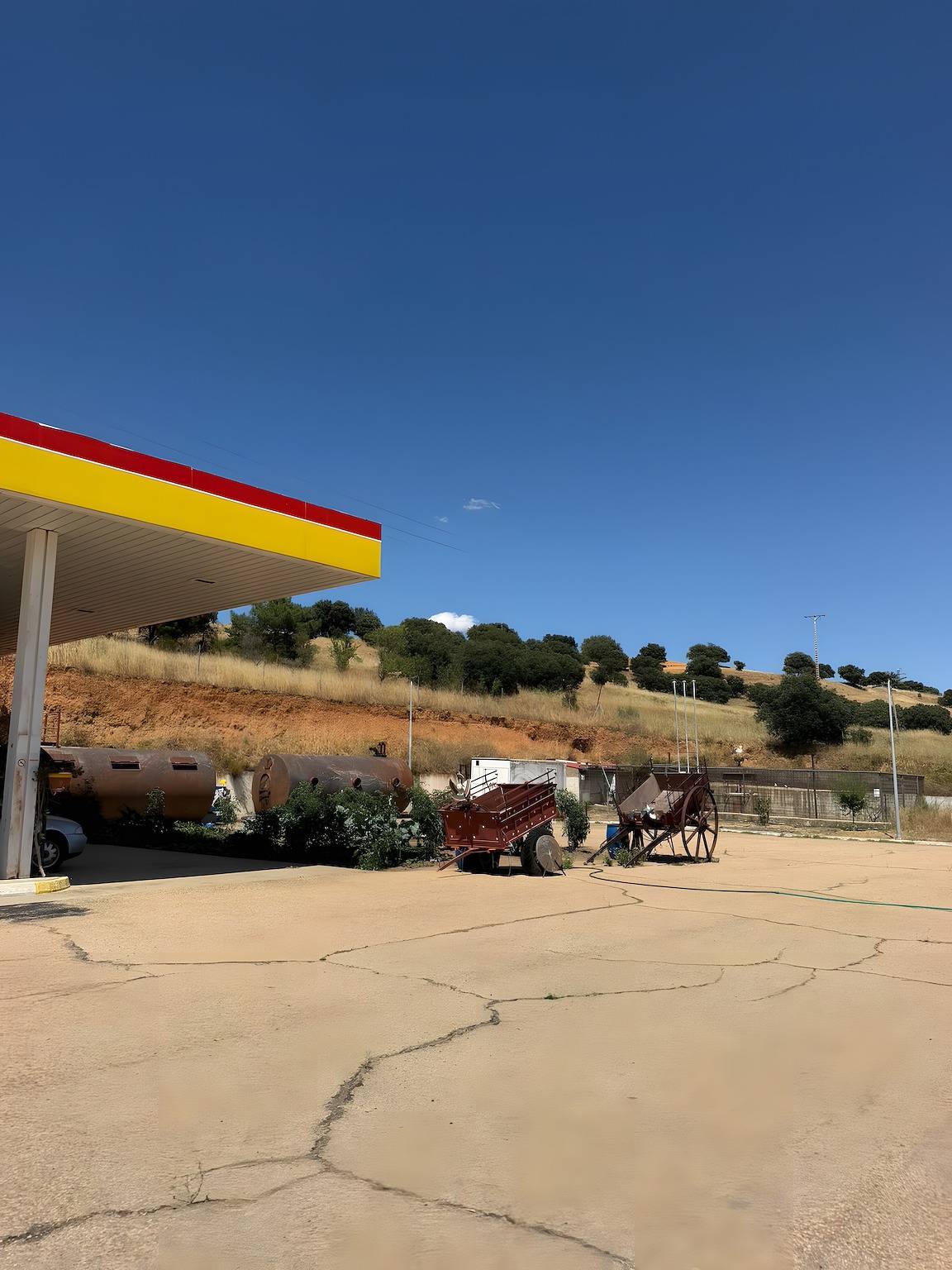 Apartamento entero, Casa vacacional 'Monumento al Camionero' con vistas a la montaña, terrazas y Wi-Fi in Santibáñez de Tera, Provincia de Zamora