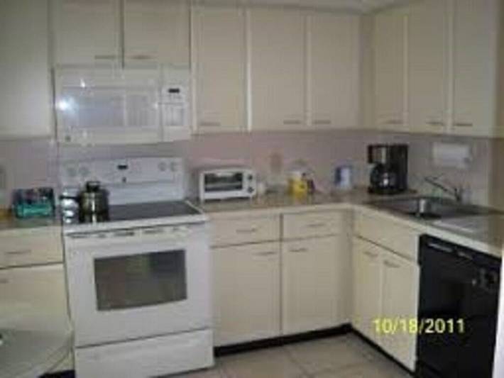 Hotel for 5 people, with pool and yard as well as hot tub in Delray Beach