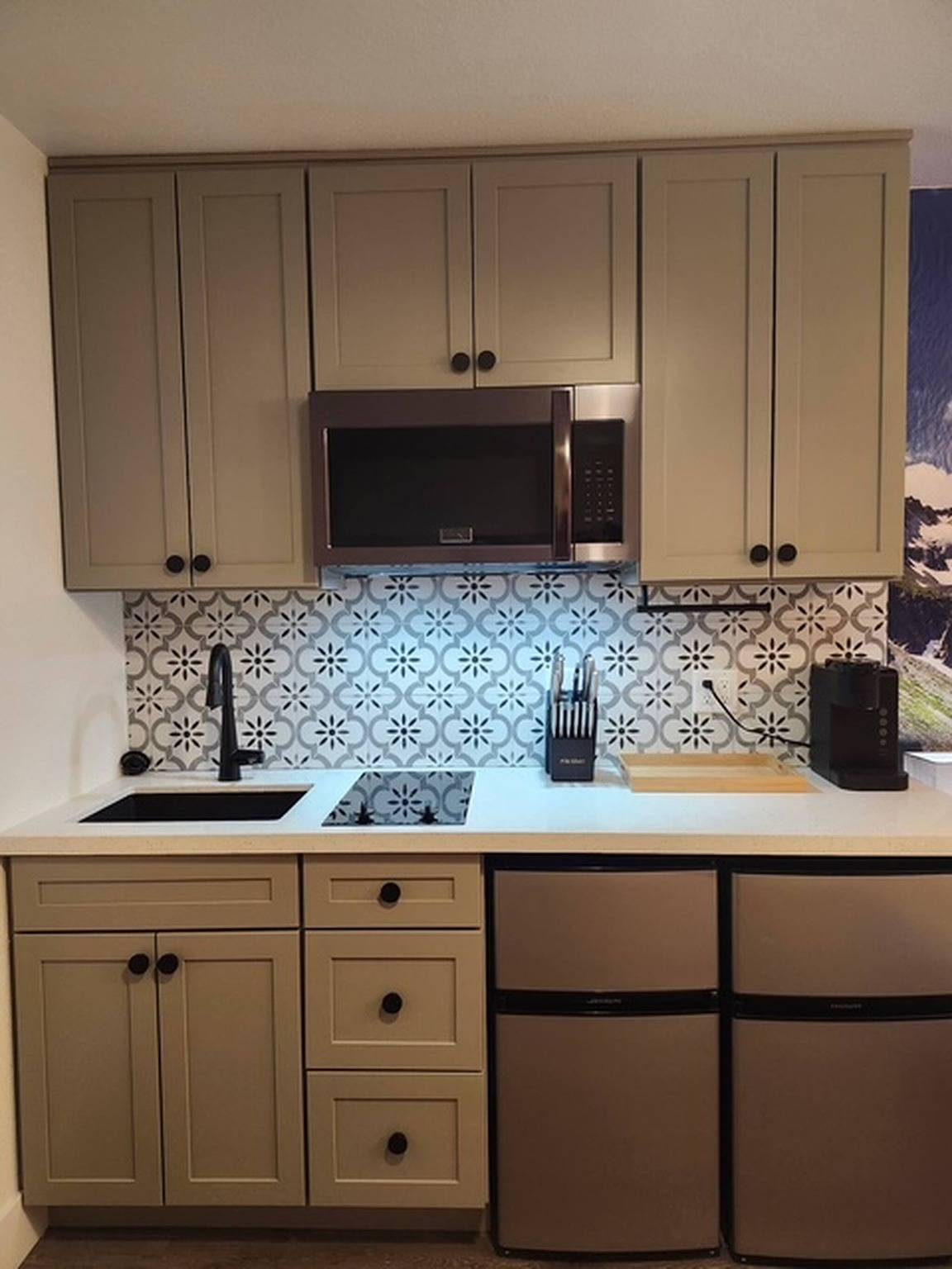 Monolocale intero, Vicino all'aeroporto, all'ospedale, a Midtown, 58» Tv - Apt 255 in Reno, Nevada