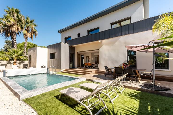 Villa pour 6 personnes, avec Terrasse ainsi que Jardin et Piscine au Grau-d'Agde
