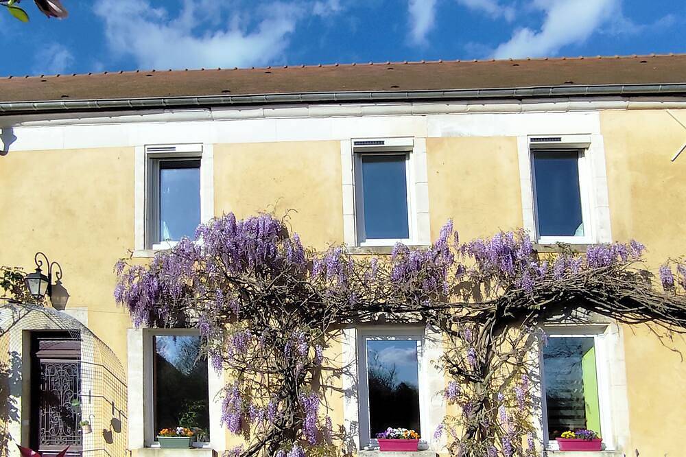 Ganze Wohnung, Licaraclo liegt in Puisaye ganz in der Nähe von Guédelon in Sainte-Colombe-sur-Loing, Auxerre und Umgebung