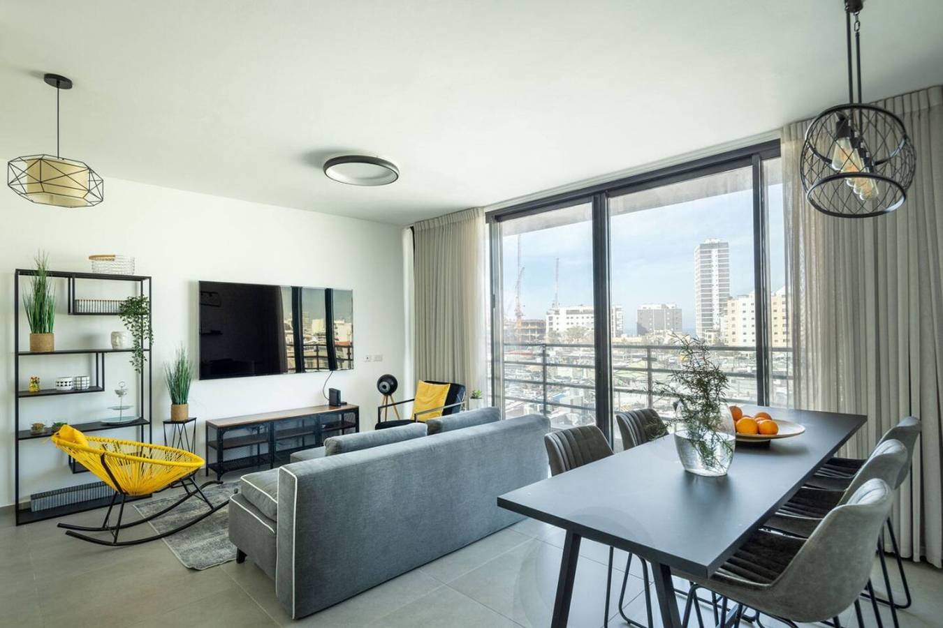 Entire apartment, Hacarmel Market Vibrat Apartment in Tel Aviv, Tel Aviv District