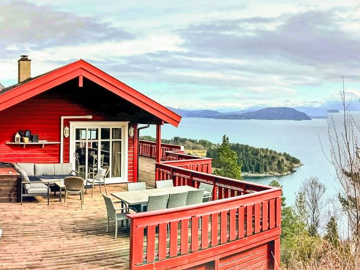 Feriehus for 8 personer, med Terrasse og Hage i tillegg til Sauna i Hordaland