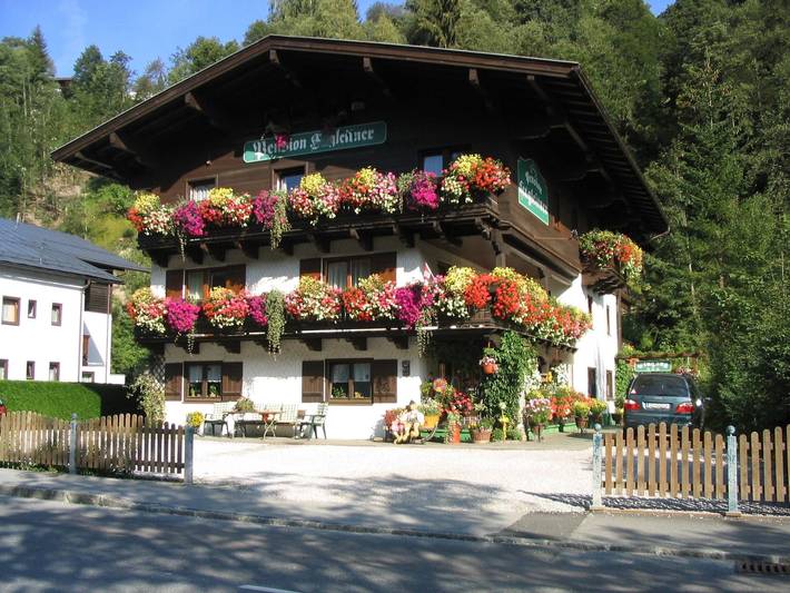Ferienwohnung für 6 Personen, mit Balkon und Garten in Saalbach