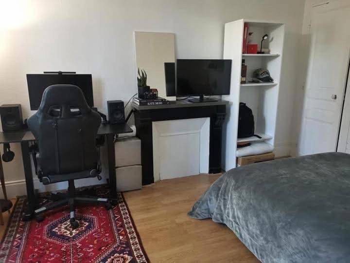 Appartement entier, One-Bedroom Apartment in Saint-Jean-Bonnefonds, Parc Naturel Régional du Pilat
