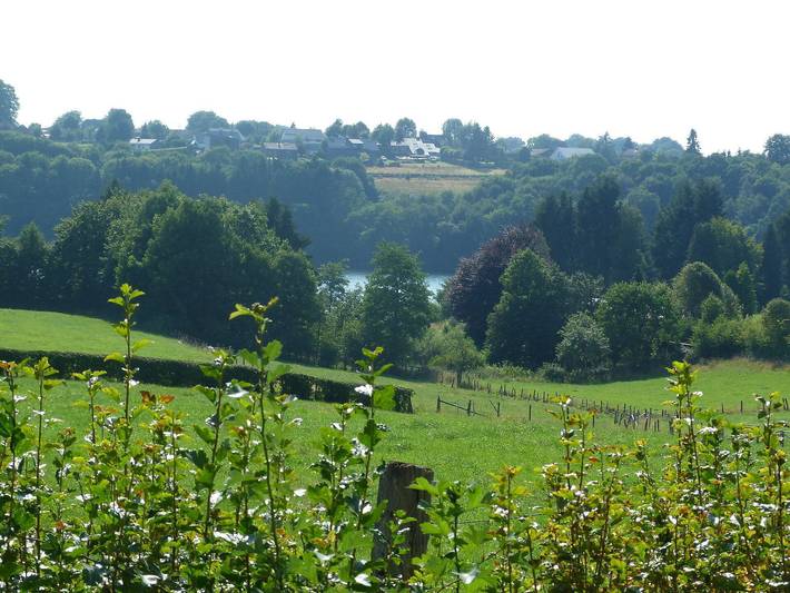 Location de vacances pour 4 personnes, avec vue sur le lac et jardin à Butgenbach - 3