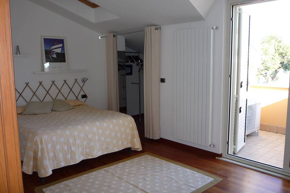 Ganze Wohnung, Apartment im Zentrum der Stadt, 70 Meter vom Strand entfernt in Silvi, Adriaküste Abruzzen