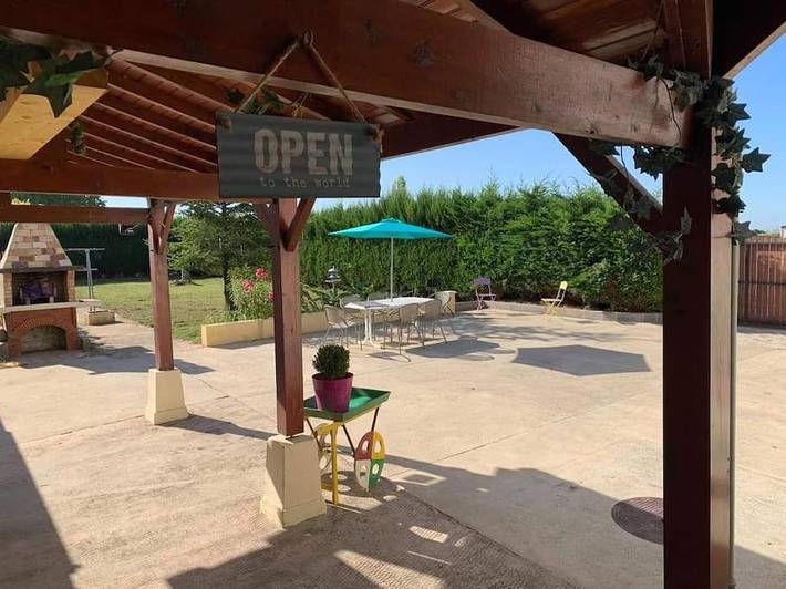 Location de vacances pour 6 personnes, avec jardin et terrasse à Tonnay-Charente - 2