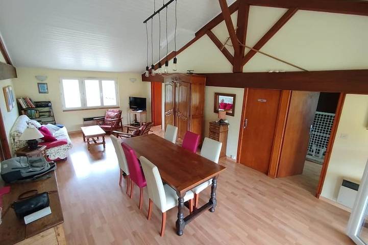 Appartement entier, Charmant appartement dans une ancienne ferme du 17éme siècle, 4 personnes in Le Château-d'Oléron, Côte de Beauté