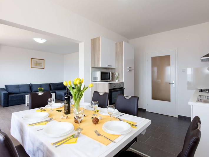 Ferienwohnung für 4 Personen, mit Terrasse, mit Haustier in Novi Vinodolski - 2