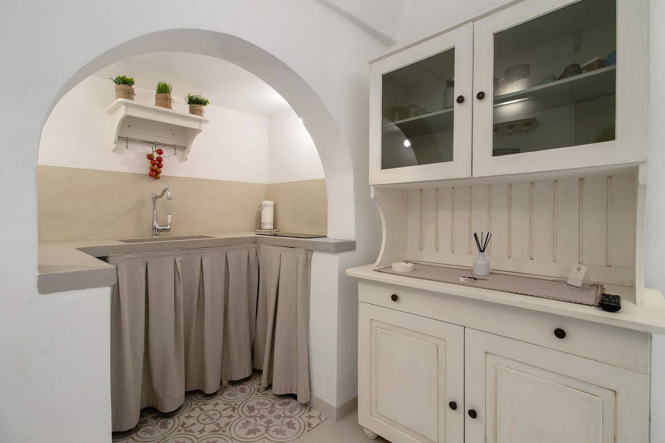 Ganze Wohnung, Ferienwohnung 'Alcova' mit Balkon, Wi-Fi und Klimaanlage in Fasano, Salento