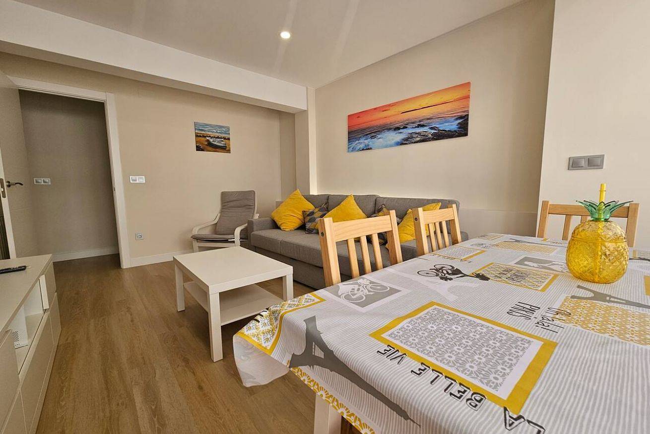 Appartement entier, Cozy Apartment with Full Kitchen & Wi-Fi in Camargo, Côte Cantabrienne