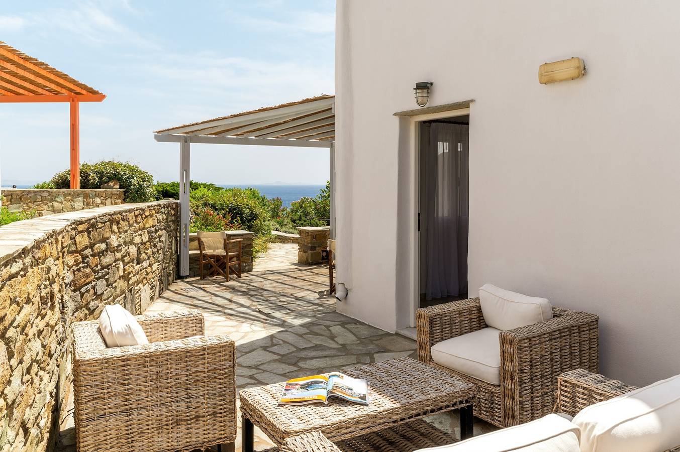 Vakantiehuis 'Anemologio 301 Tinos' met zeezicht, Wifi en airconditioning in Ormos Agiou Ioannou, Tinos