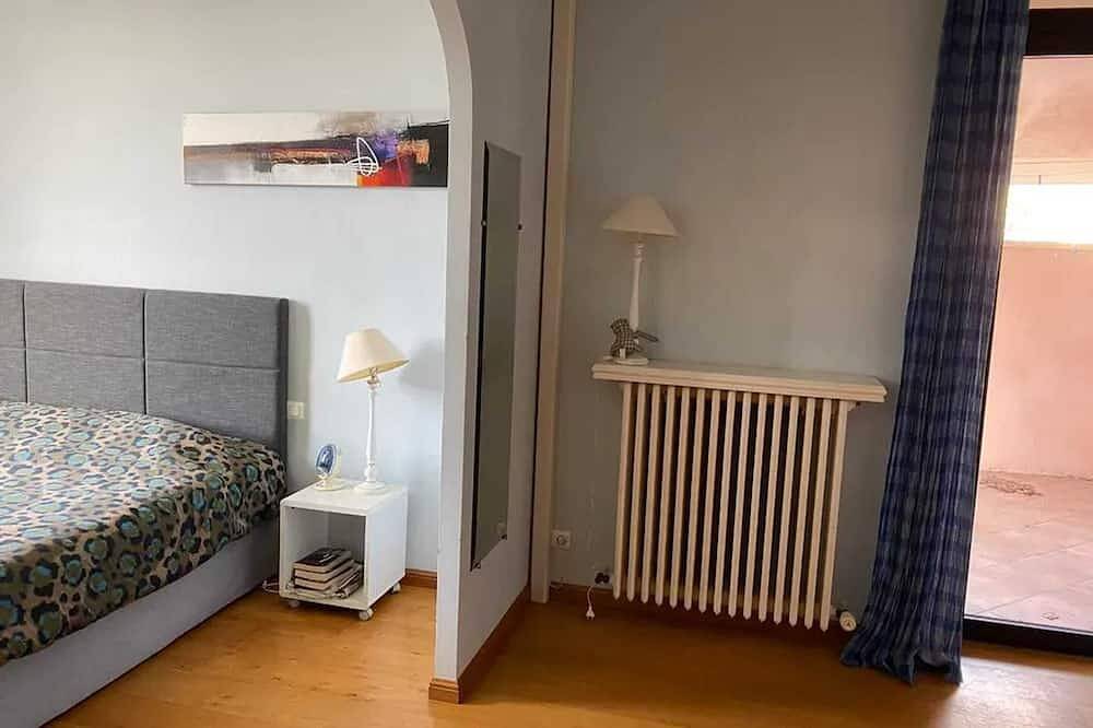 Homerez - Elegant Villa in Cavaillon with Private Pool in Cavaillon, Parc naturel régional du Luberon