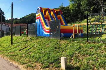 Gîte pour 8 personnes, avec jardin et jacuzzi à Rupt-sur-Moselle