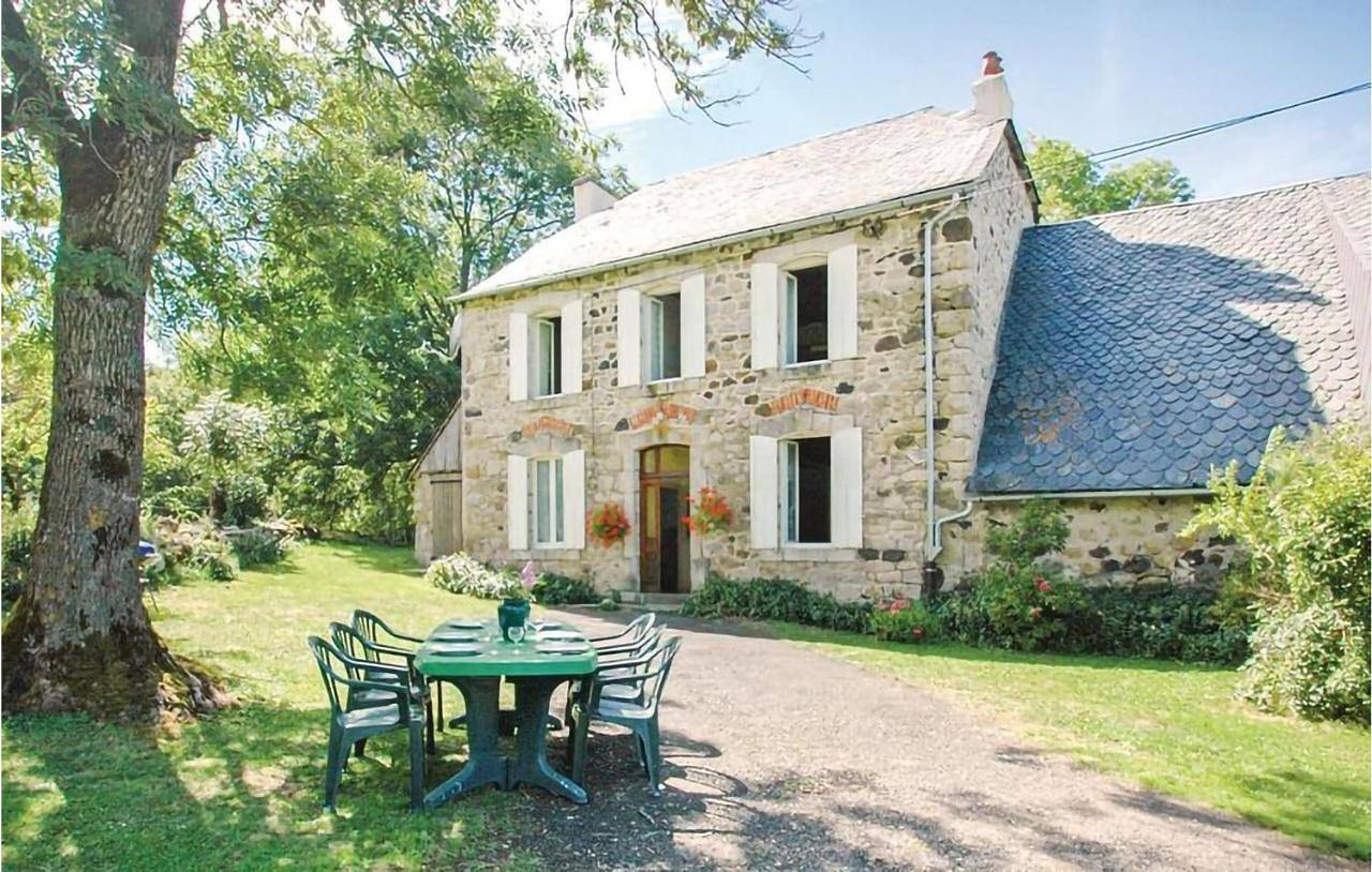 Three-Bedroom Holiday Home in Riom-ès-Montagnes, Parc naturel régional des Volcans d'Auvergne