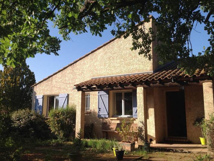 Location de vacances pour 5 personnes, avec Terrasse ainsi que Jardin et Piscine à Rians