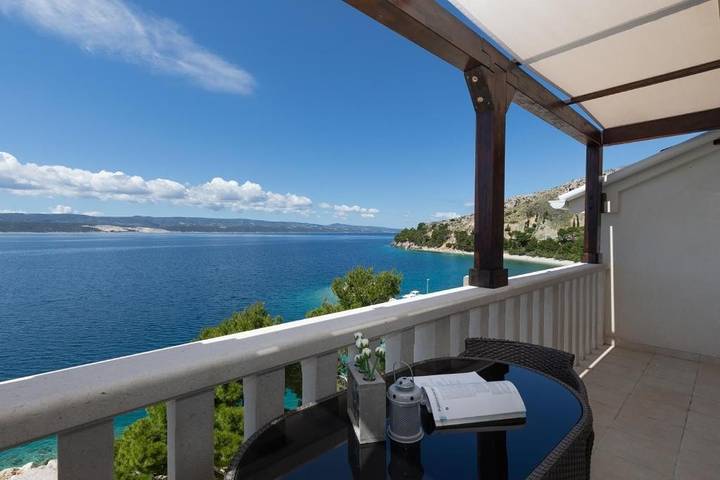 Ferienwohnung für 4 Personen, mit Balkon/Terrasse und Pool in Mimice