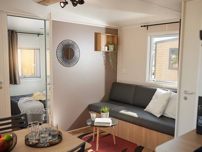 Flower Camping Le Kerleyou - Mobilhome 6 personnes - Homeflower Premium 35m² - 3 chambres + terrasse couverte 21m² + Clim + Tv + draps + serviettes 6 pers. in Douarnenez, Iroise