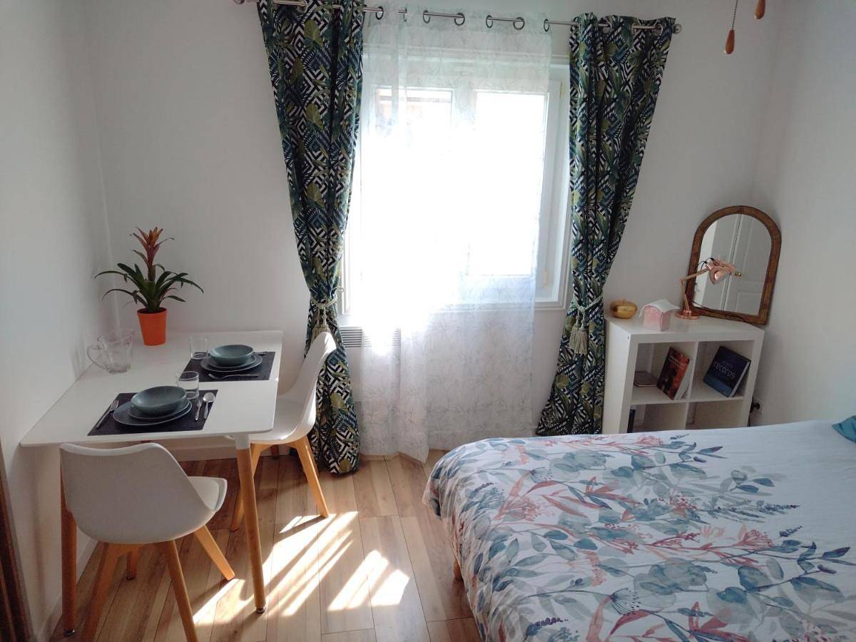 Appartement entier, Studio indépendant location courte durée à proximité du Lycée International in Fourqueux, Yvelines