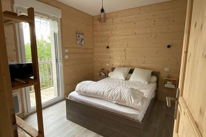Gîte pour 10 personnes, avec Balcon et Jardin à Laveissière - 3