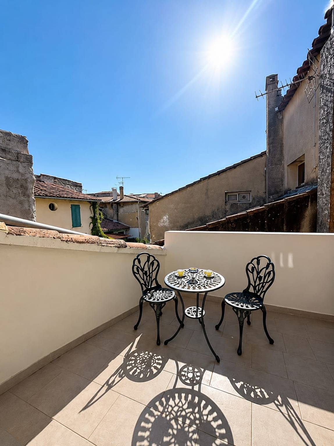 Apartamento entero, Apartment with Terrace - City center in L'Isle-sur-la-Sorgue, Vaucluse