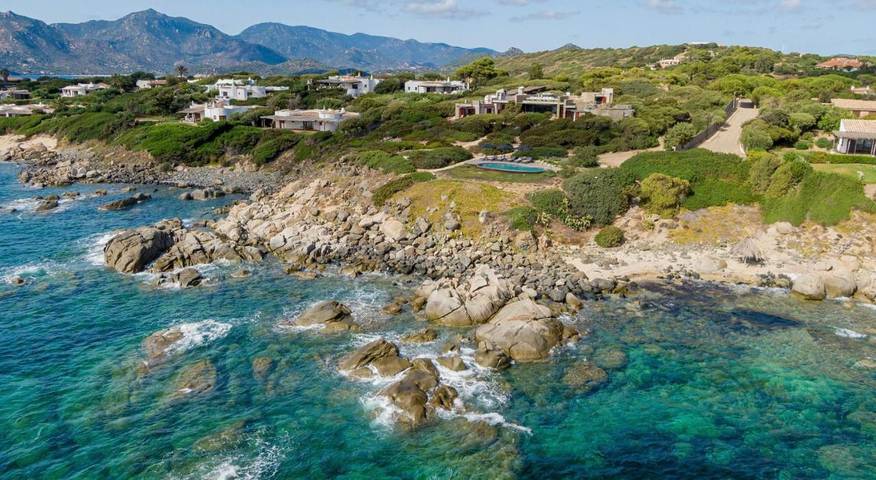Villa per 13 persone, con giardino e panorama nonché piscina a Villasimius