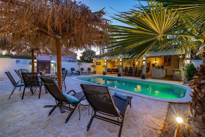 Villa pour 12 personnes, avec jardin, adapté aux familles à Nin - 3